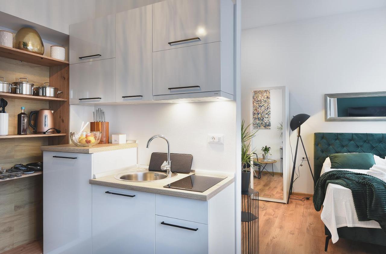 Emi Luxury Apartments Pula Exterior photo