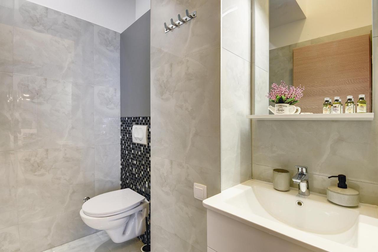 Emi Luxury Apartments Pula Exterior photo